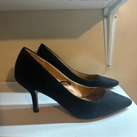 Used - Picture 3 of 4